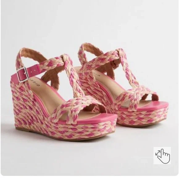 Torrid Size 11.5 Pink Wide Width T-Strap Platform Raffia Wedge Sandals NWT - Picture 2 of 10